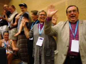 Glada biskopar koordinerar rörelser