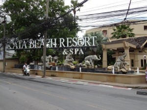 Elefanter ramar vackert in vår Gudstjänstlokal