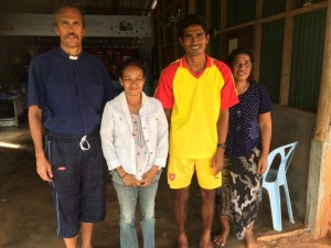 Mannen som oftast leder gudstjänsten i byn.