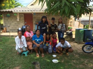 En skolklass önskade att vi skulle välsigna dom. Hade knappast kunnat kunnat hända i Sverige...