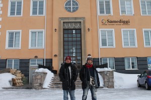 Jocelino och Merong utan för Sametingets kontor.