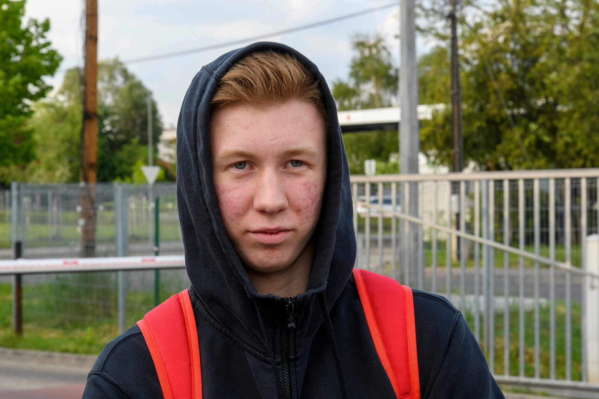 Dimitry tvingades fly sin dröm om en fotbollskarriär