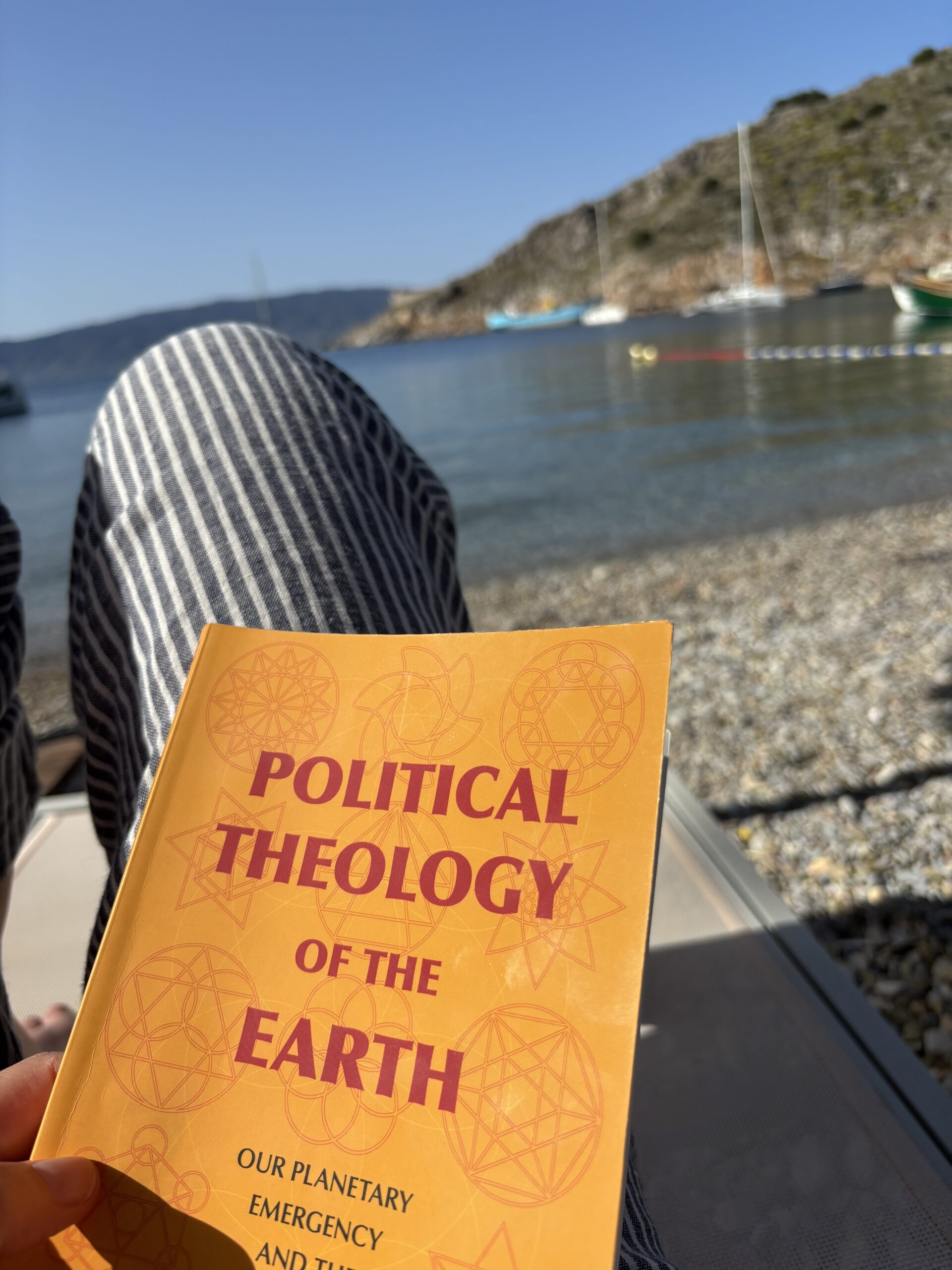 Politik är sekulariserad teologi