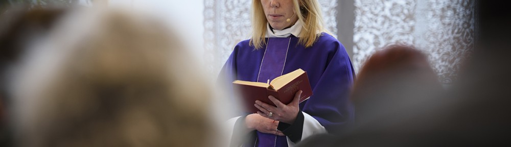 Dom kallar mig PASTOR BEATRICE och en massa andra saker …