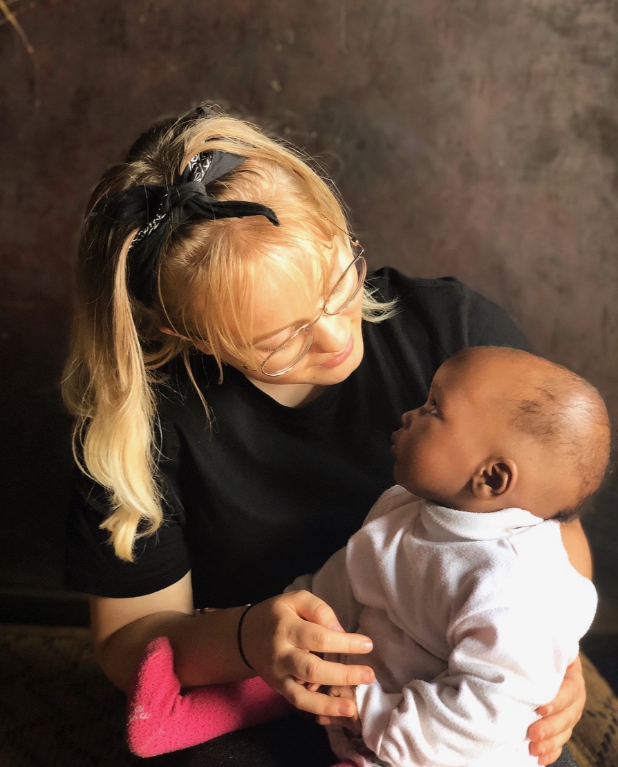 En verklighet som biter sig fast!