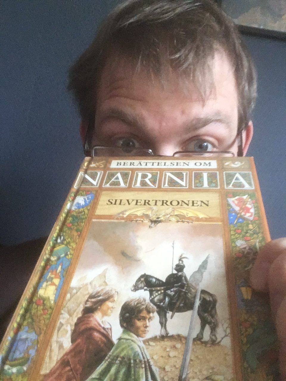 En präst läser Silvertronen (igen)