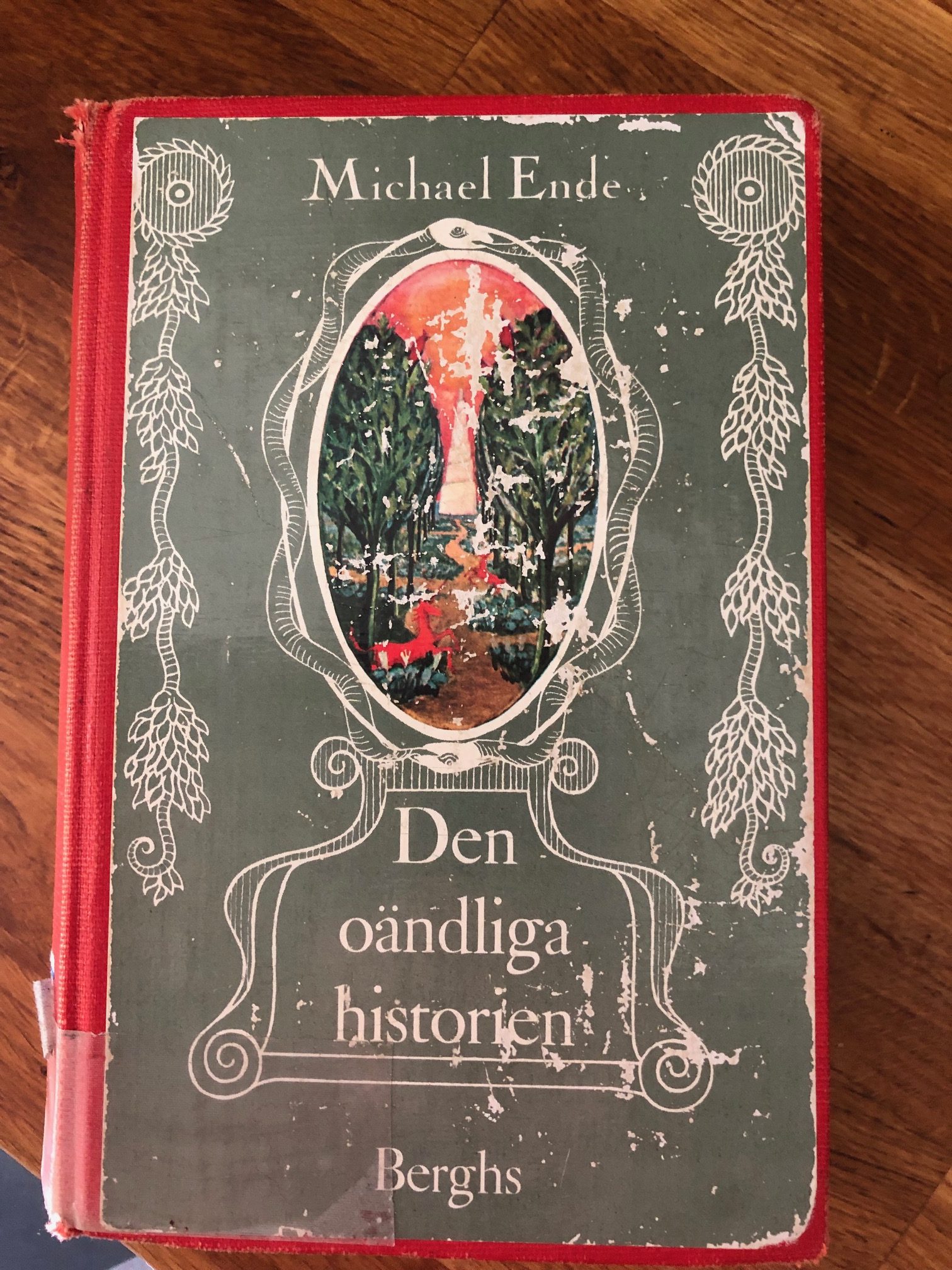 En präst läser ”Den oändliga historien”